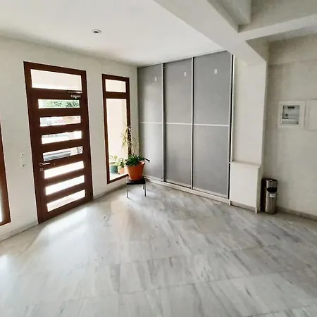 Comfy Hideaway Apartment Kalamata